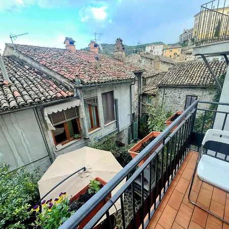 דירה Centrally Located A1 - Sleeps 46 - Terracebbq Car Not Needed Wifi