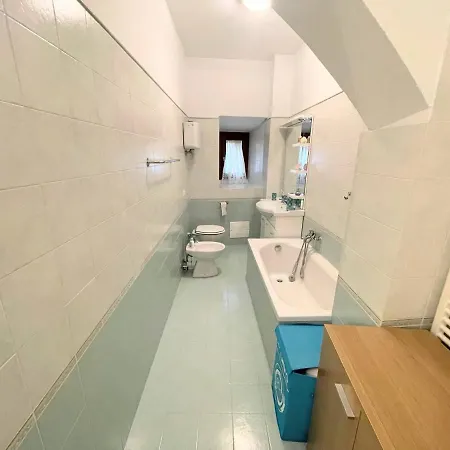 Centrally Located A1 - Sleeps 46 - Terracebbq Car Not Needed Wifi *