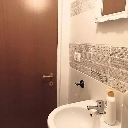 דירה Centrally Located A1 - Sleeps 46 - Terracebbq Car Not Needed Wifi ספולטו