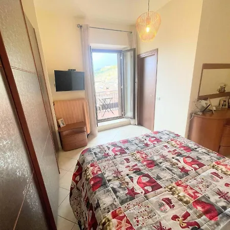 דירה Centrally Located A1 - Sleeps 46 - Terracebbq Car Not Needed Wifi *