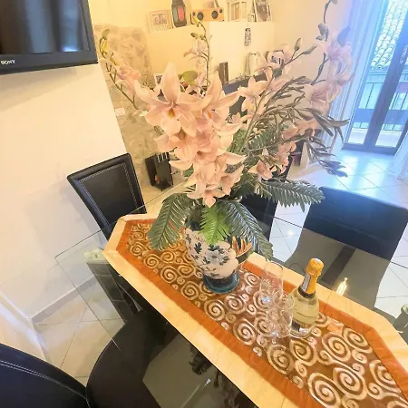 Centrally Located A1 - Sleeps 46 - Terracebbq Car Not Needed Wifi