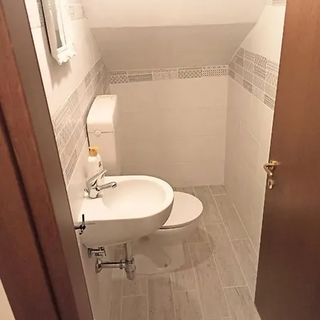 Centrally Located A1 - Sleeps 46 - Terracebbq Car Not Needed Wifi דירה *
