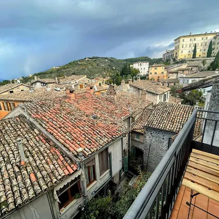 Centrally Located A1 - Sleeps 46 - Terracebbq Car Not Needed Wifi ספולטו