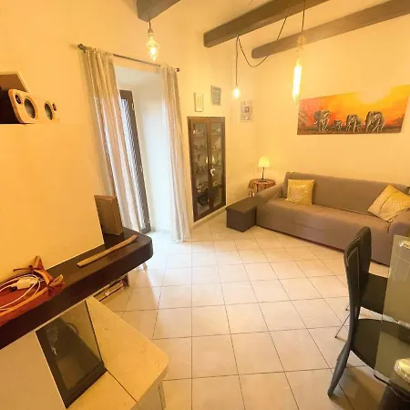 Centrally Located A1 - Sleeps 46 - Terracebbq Car Not Needed Wifi דירה