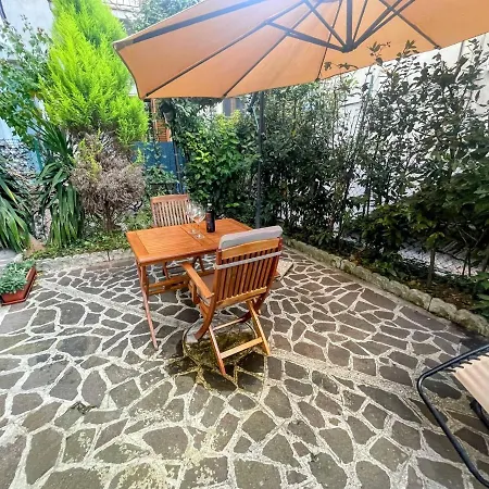 Centrally Located A1 - Sleeps 46 - Terracebbq Car Not Needed Wifi Lägenhet