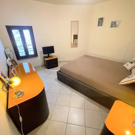 Centrally Located A1 - Sleeps 46 - Terracebbq Car Not Needed Wifi Lägenhet *