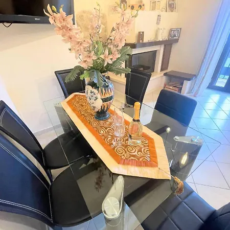Centrally Located A1 - Sleeps 46 - Terracebbq Car Not Needed Wifi * ספולטו
