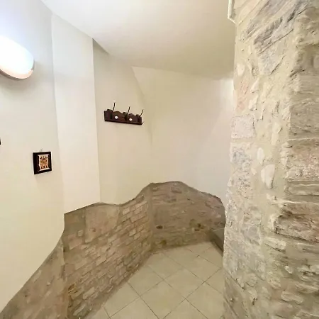 Centrally Located A1 - Sleeps 46 - Terracebbq Car Not Needed Wifi Lägenhet Spoleto